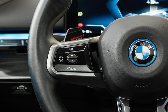 BMW i5 28 of 30