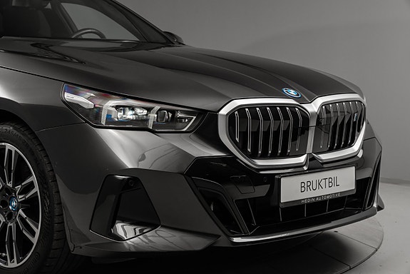 BMW i5 10 of 30