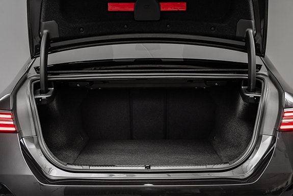 BMW i5 12 of 30