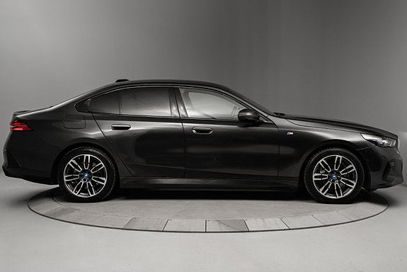 BMW i5 5 of 30