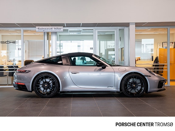 Porsche 911 Targa 4 GTS 8 of 30