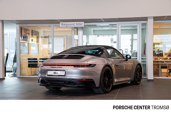 Porsche 911 Targa 4 GTS 17 of 30