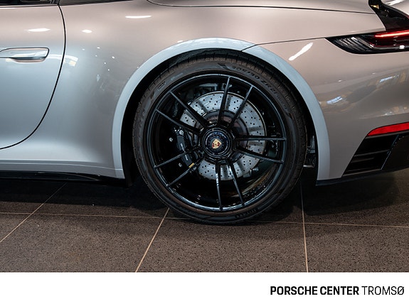 Porsche 911 Targa 4 GTS 24 of 30