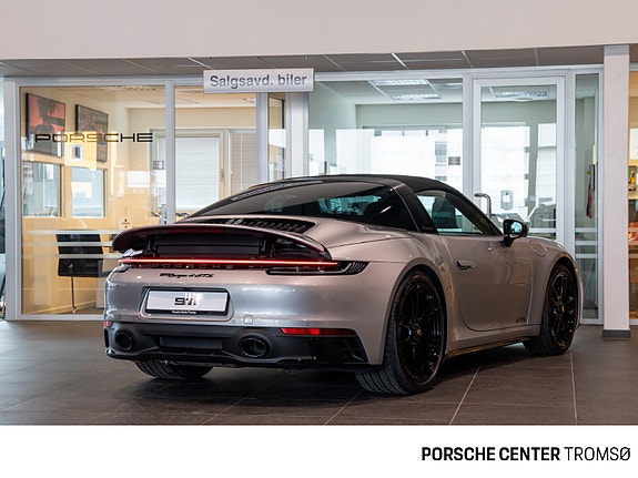 Porsche 911 Targa 4 GTS 11 of 30