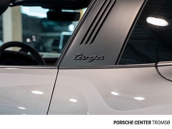 Porsche 911 Targa 4 GTS 23 of 30