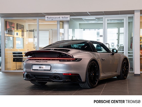 Porsche 911 Targa 4 GTS 13 of 30