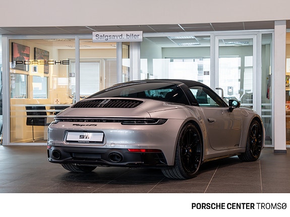 Porsche 911 Targa 4 GTS 9 of 30