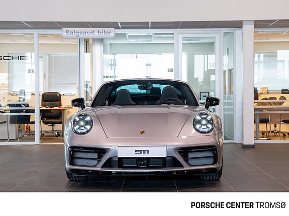 Porsche 911 Targa 4 GTS 15 of 30