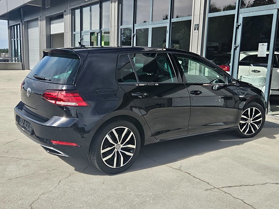 Volkswagen e-Golf VII 4 of 13