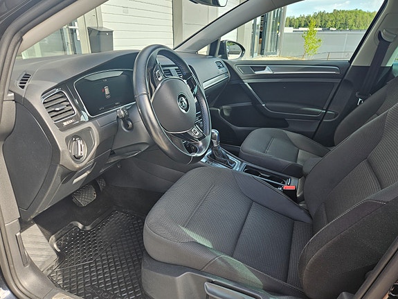 Volkswagen e-Golf VII 8 of 13