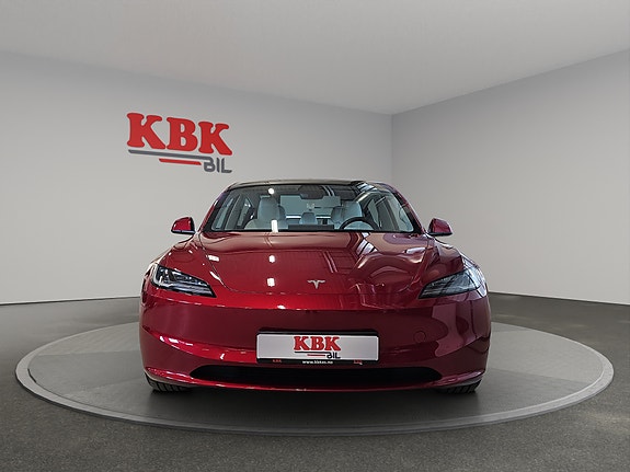 Tesla Model 3 2 of 30