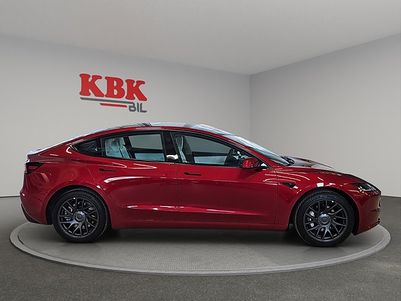 Tesla Model 3 4 of 30