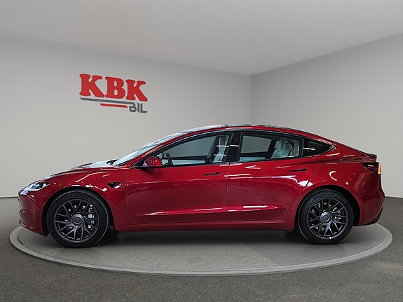 Tesla Model 3 7 of 30