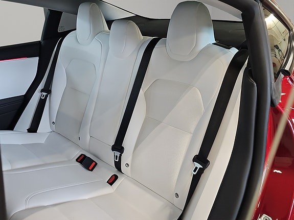 Tesla Model 3 17 of 30