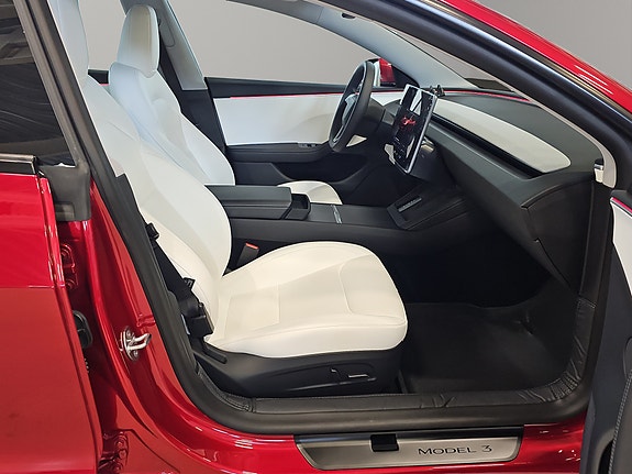 Tesla Model 3 16 of 30