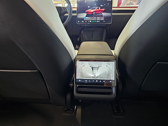Tesla Model 3 18 of 30