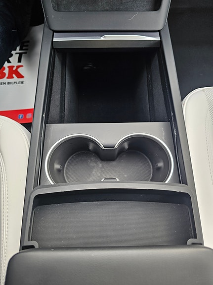 Tesla Model 3 26 of 30
