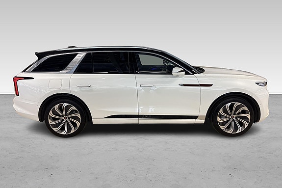 Hongqi E-HS9 10 hos Sommerseth