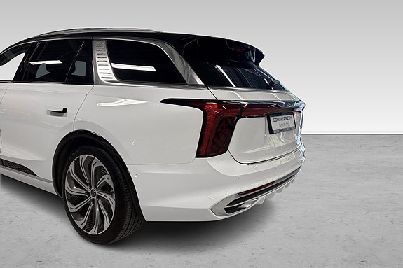 Hongqi E-HS9 7 hos Sommerseth