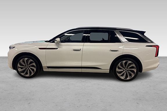 Hongqi E-HS9 6 hos Sommerseth