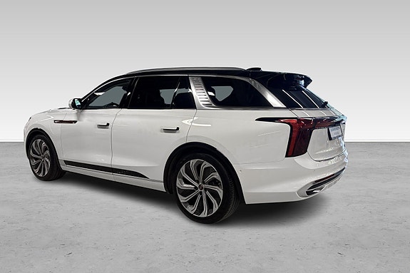Hongqi E-HS9 8 hos Sommerseth