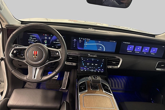 Hongqi E-HS9 14 hos Sommerseth