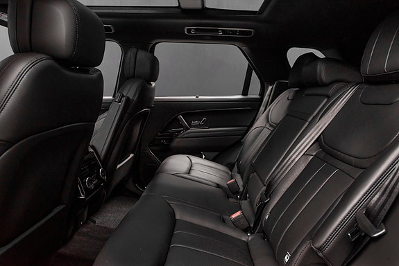 Land Rover Range Rover Sport 13 of 30