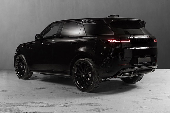 Land Rover Range Rover Sport 8 of 30