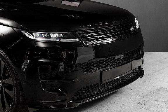 Land Rover Range Rover Sport 4 of 30
