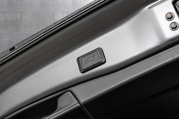 Toyota RAV4 Plug-in Hybrid 23 of 25