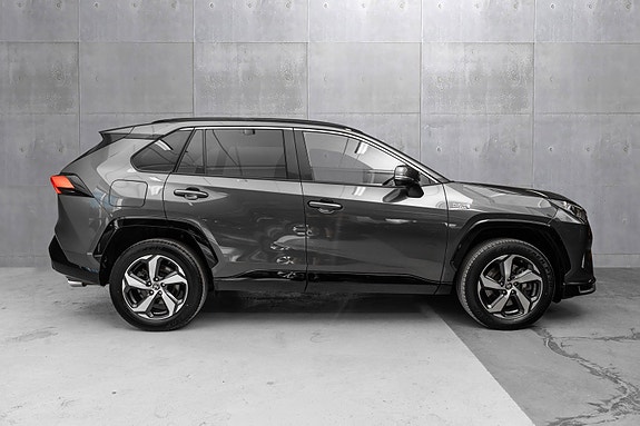 Toyota RAV4 Plug-in Hybrid 6 of 25