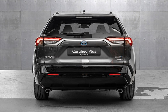 Toyota RAV4 Plug-in Hybrid 4 of 25