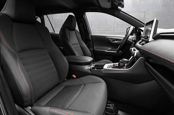 Toyota RAV4 Plug-in Hybrid 24 of 25