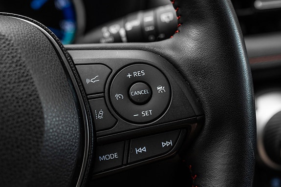 Toyota RAV4 Plug-in Hybrid 17 of 25