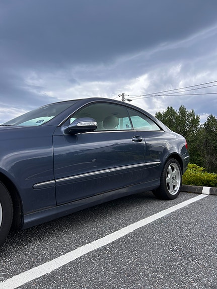 Mercedes-Benz CLK500 10 of 26