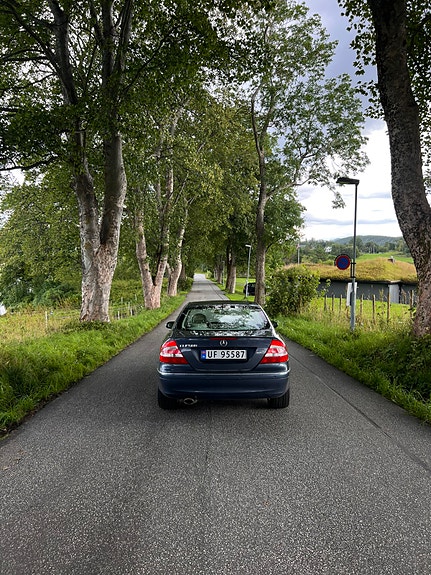 Mercedes-Benz CLK500 7 of 26
