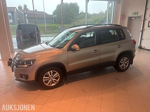 Volkswagen Tiguan 2 of 17