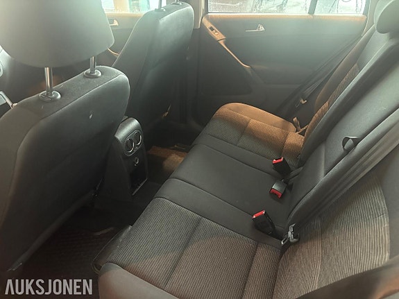 Volkswagen Tiguan 14 of 17