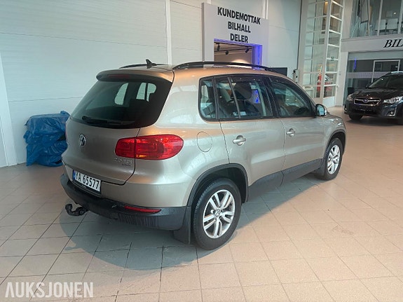 Volkswagen Tiguan 6 of 17