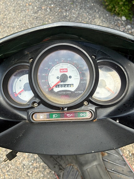 Aprilia SR 50 12 of 17