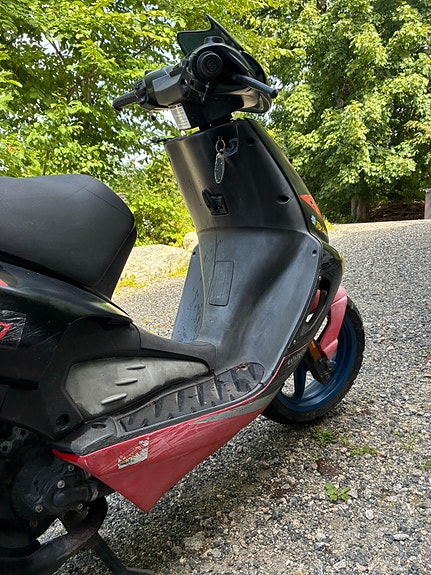 Aprilia SR 50 7 of 17