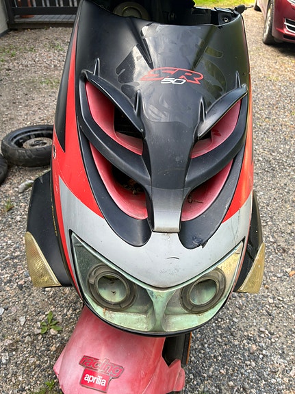 Aprilia SR 50 9 of 17