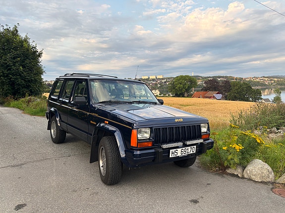 Jeep Cherokee 3 of 30