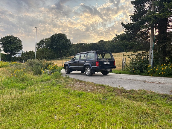 Jeep Cherokee 6 of 30