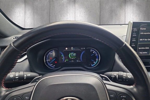 Toyota RAV4 Plug-in Hybrid 13 of 20