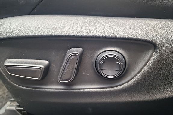 Toyota RAV4 Plug-in Hybrid 20 of 20