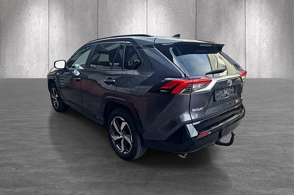 Toyota RAV4 Plug-in Hybrid 6 of 20