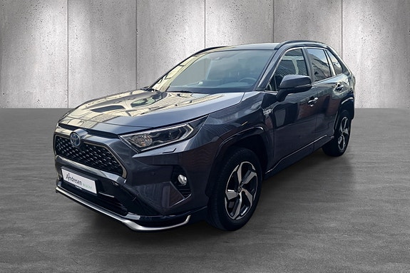 Toyota RAV4 Plug-in Hybrid 2 of 20