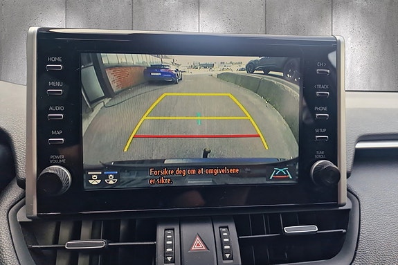 Toyota RAV4 Plug-in Hybrid 17 of 20