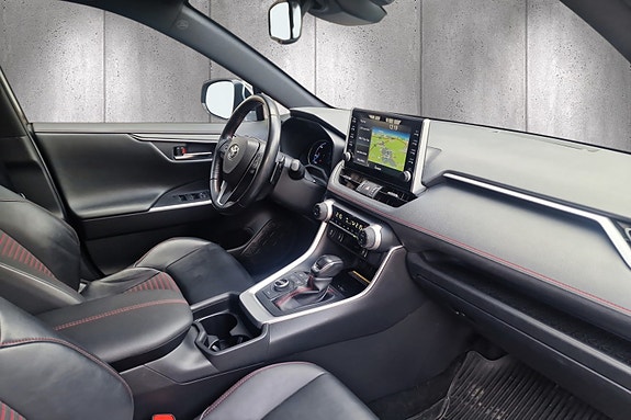 Toyota RAV4 Plug-in Hybrid 14 of 20